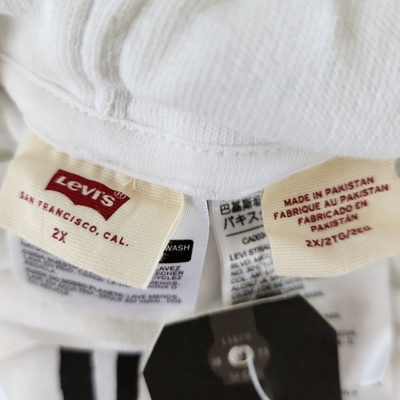 Levi's Women's Cropped Happy Strawberry Prism Hoodie Size 2X - Picture 5 of 11